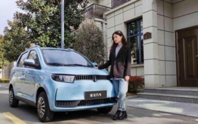 凌寶汽車第二款新車曝光，4月上市，續(xù)航超200公里