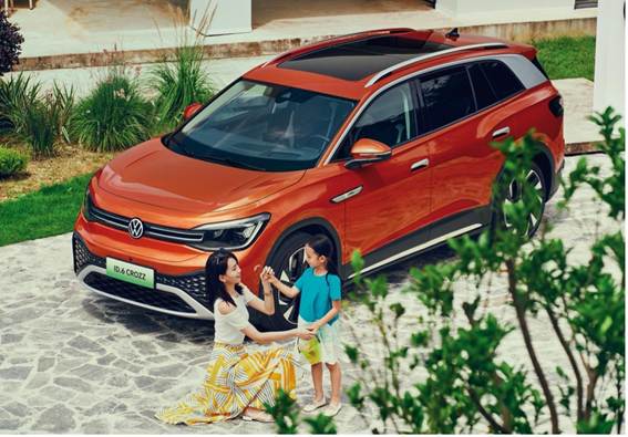 汽車(chē)停在車(chē)位上  描述已自動(dòng)生成