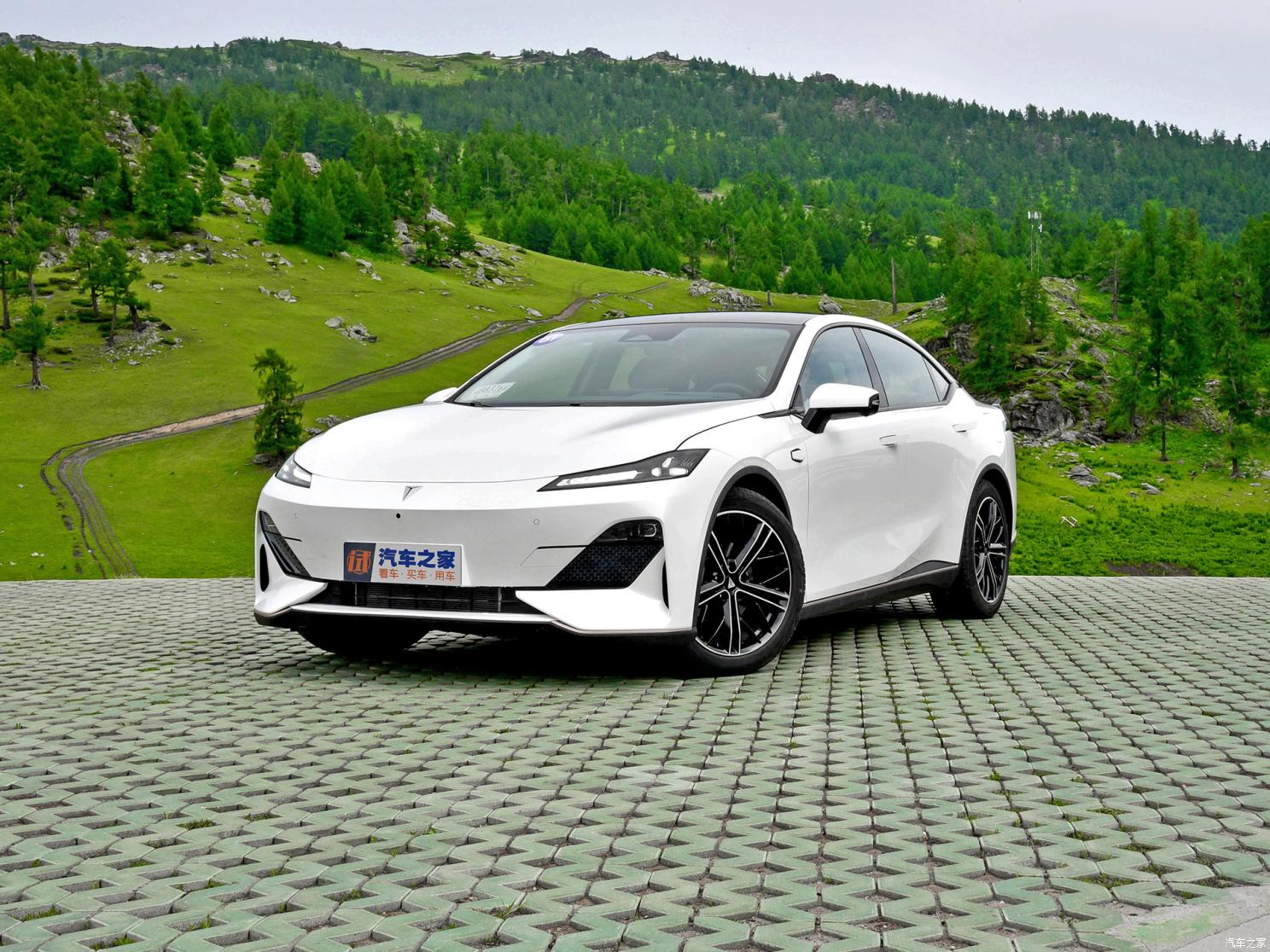 長(zhǎng)安深藍(lán) 長(zhǎng)安深藍(lán)SL03 2022款 1.5L 增程版