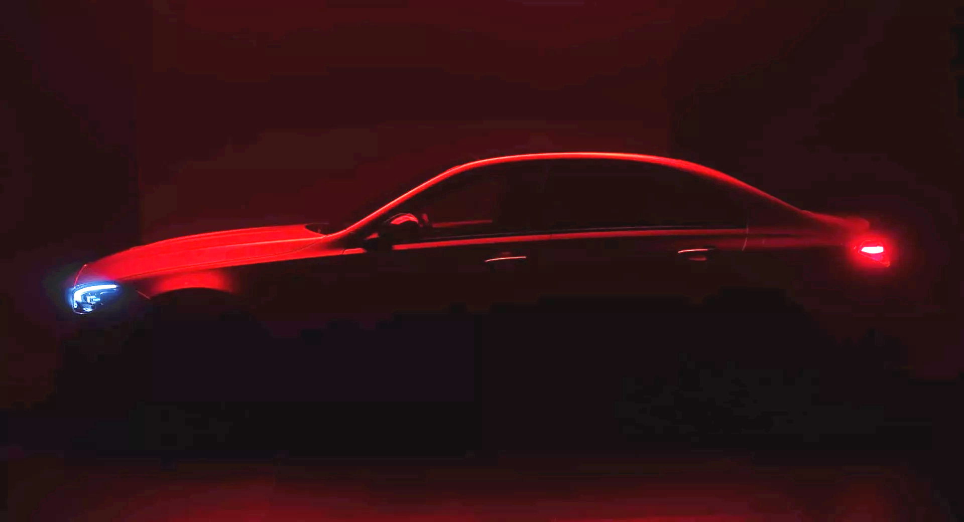 全新梅賽德斯-AMG C63預(yù)告圖發(fā)布，9月21日首發(fā)