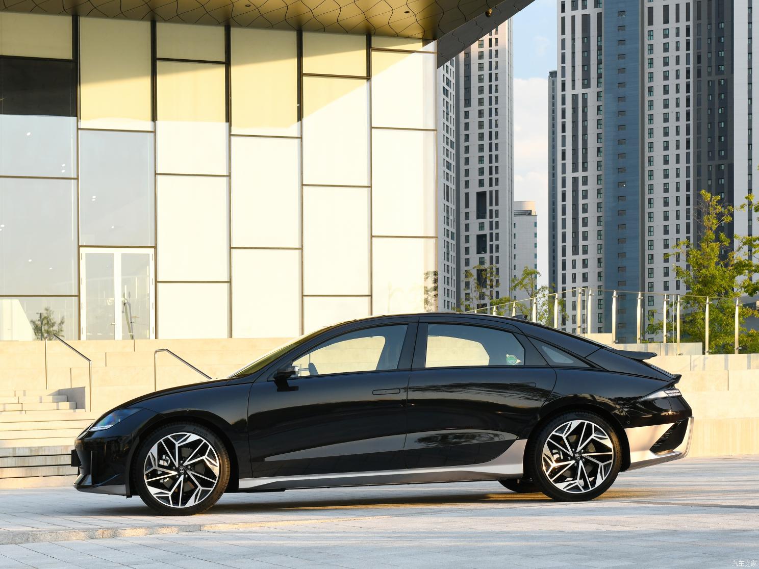 現(xiàn)代(進(jìn)口) IONIQ(艾尼氪)6 2022款 基本型
