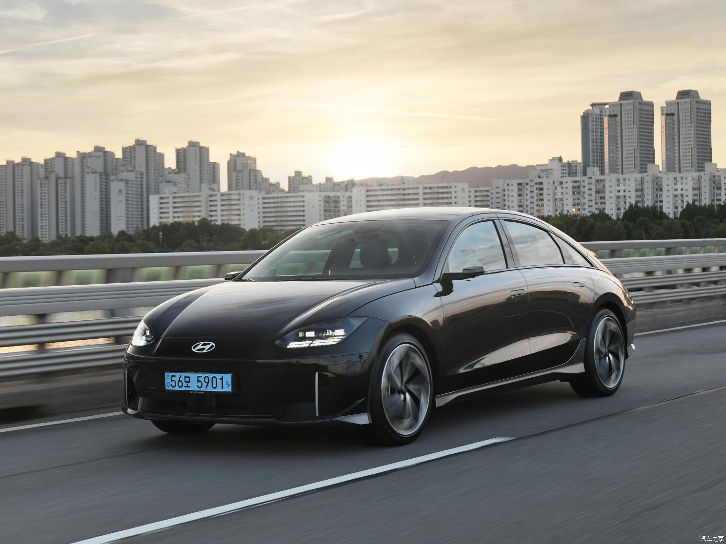 現(xiàn)代(進口) IONIQ(艾尼氪)6 2022款 基本型