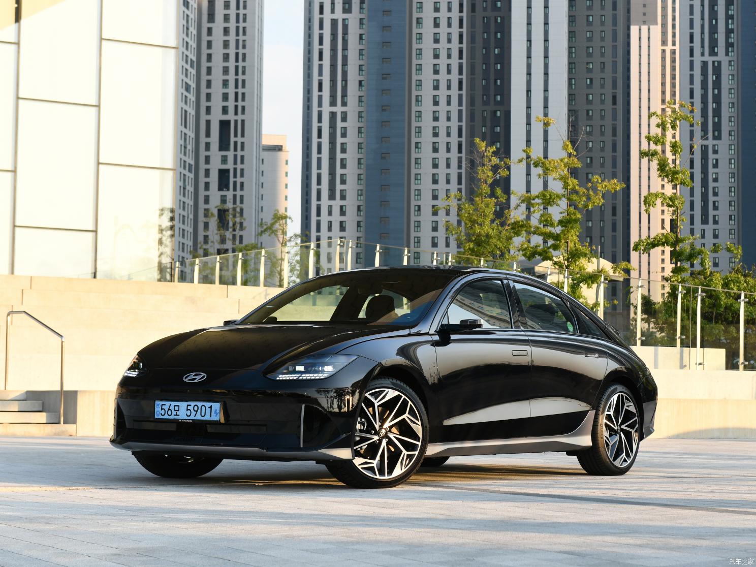 現(xiàn)代(進(jìn)口) IONIQ(艾尼氪)6 2022款 基本型