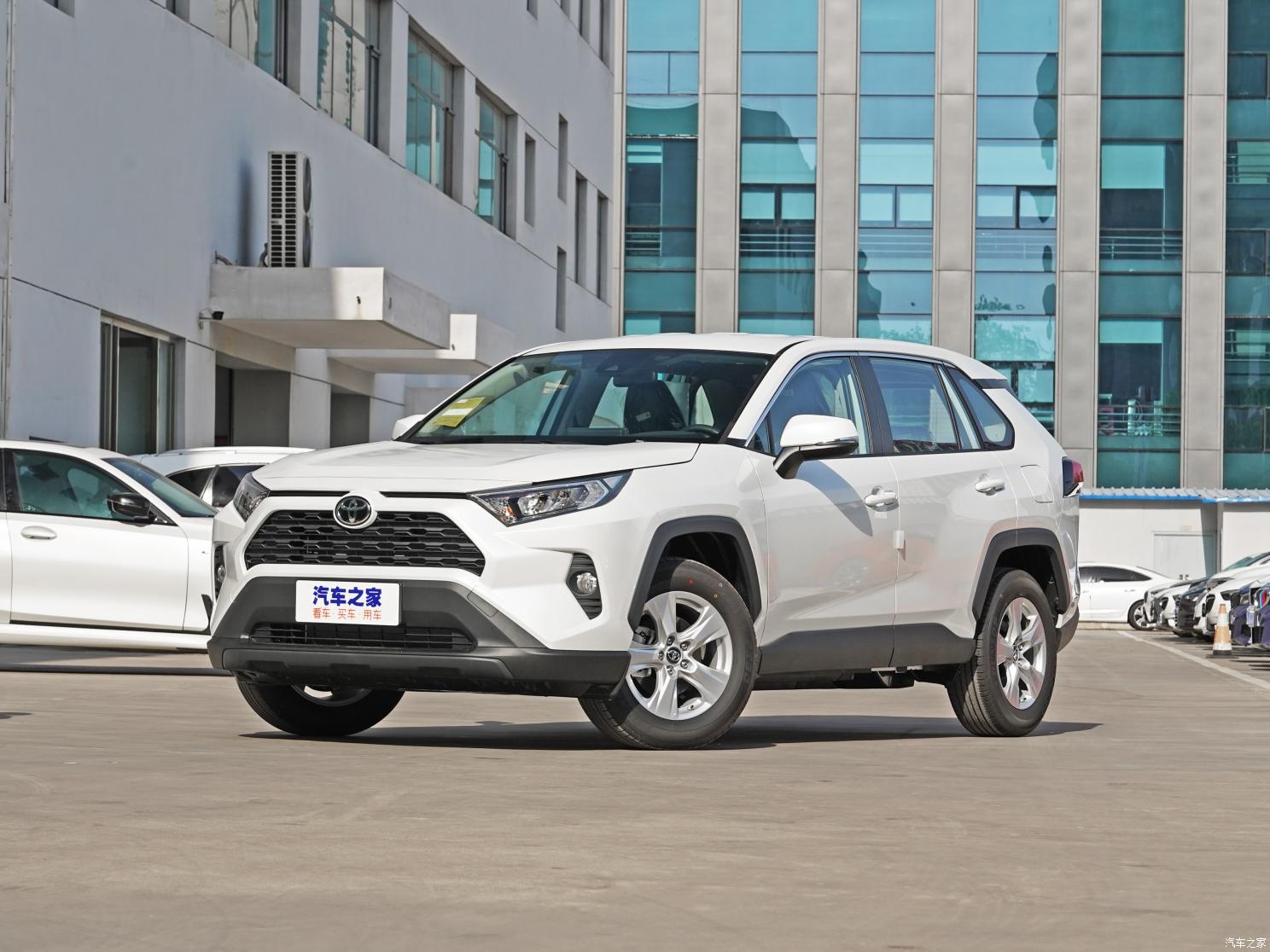 一汽豐田 RAV4榮放 2022款 2.0L CVT兩驅(qū)都市版