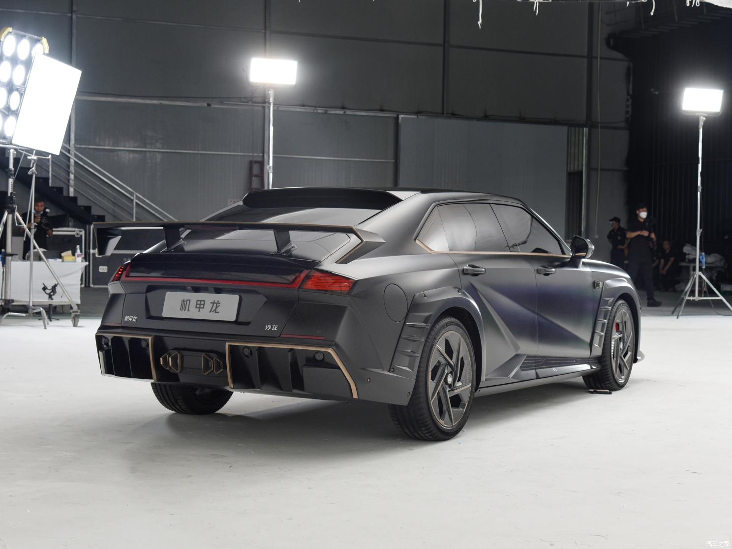 沙龍汽車 機甲龍 2022款 重裝概念版