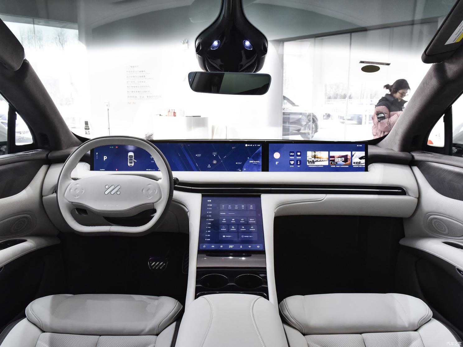 智己汽車(chē) 智己LS7 2023款 100kWh Lux四驅(qū)版