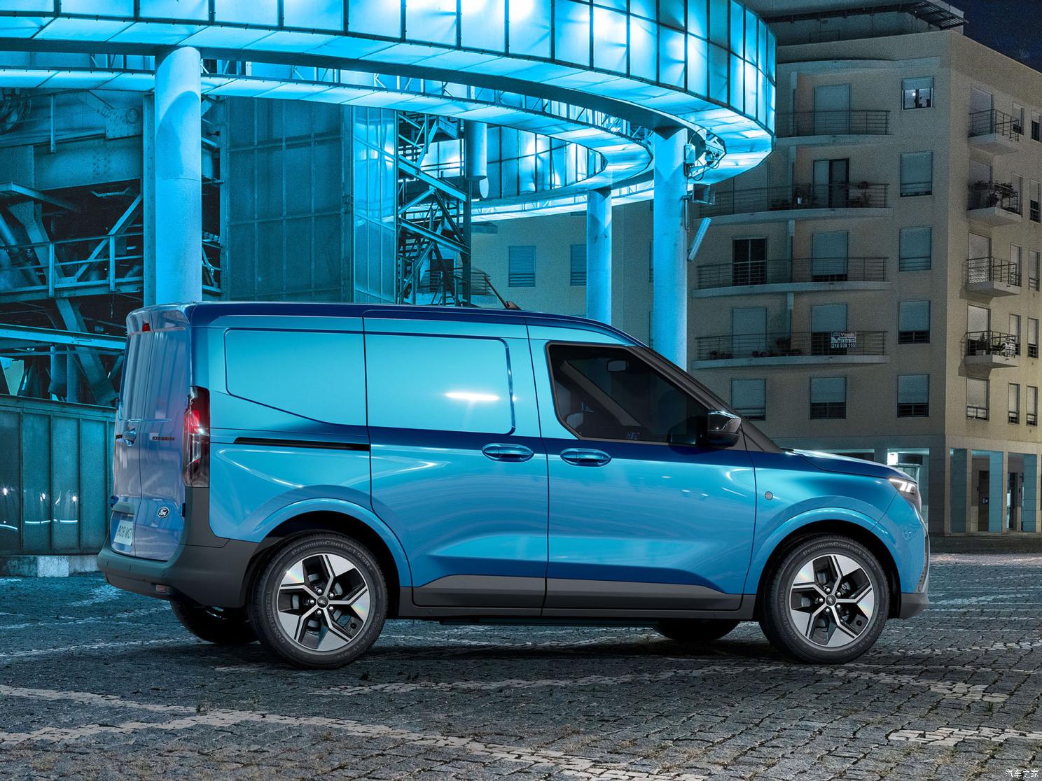 福特(進(jìn)口) 全順新能源(海外) 2023款 E-Transit Courier 歐洲版