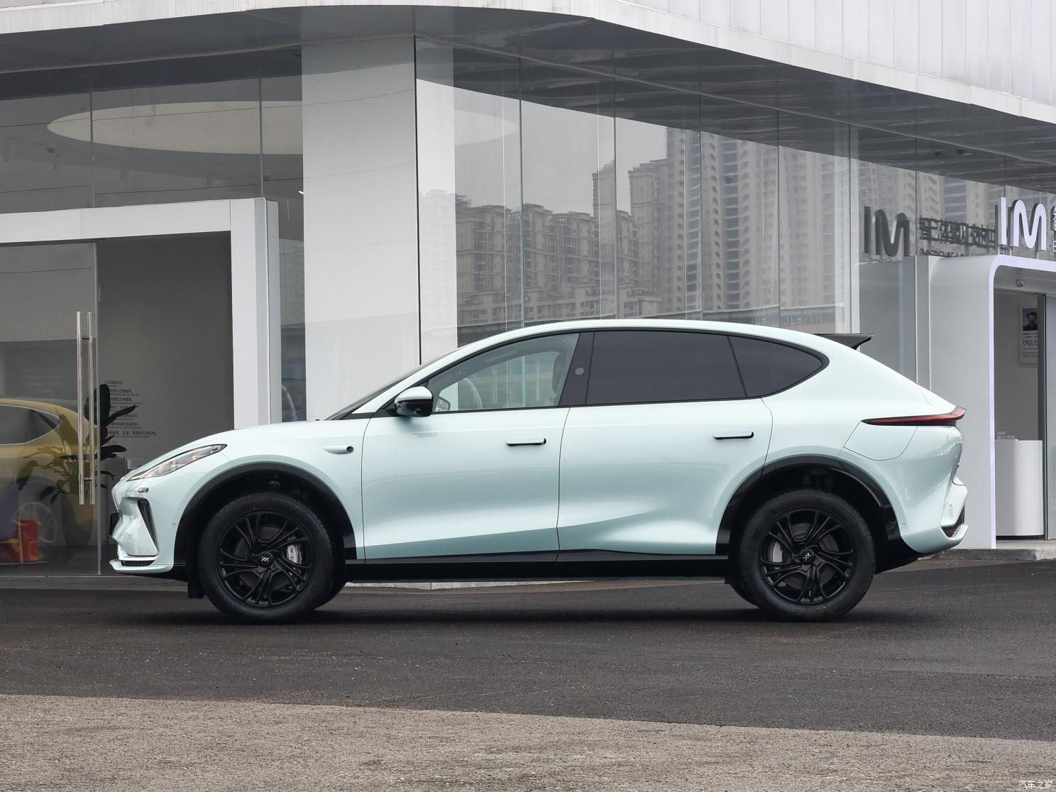 智己汽車 智己LS7 2023款 90kWh Elite后驅(qū)版