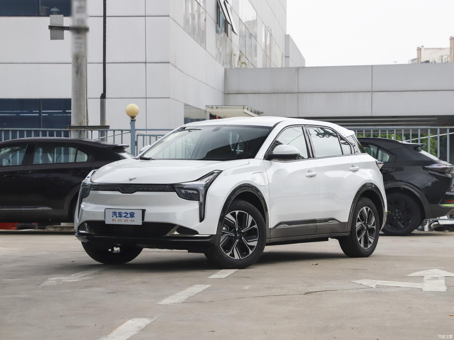 合眾汽車(chē) 哪吒U 2023款 哪吒U-Ⅱ 400 U秀版 三元鋰
