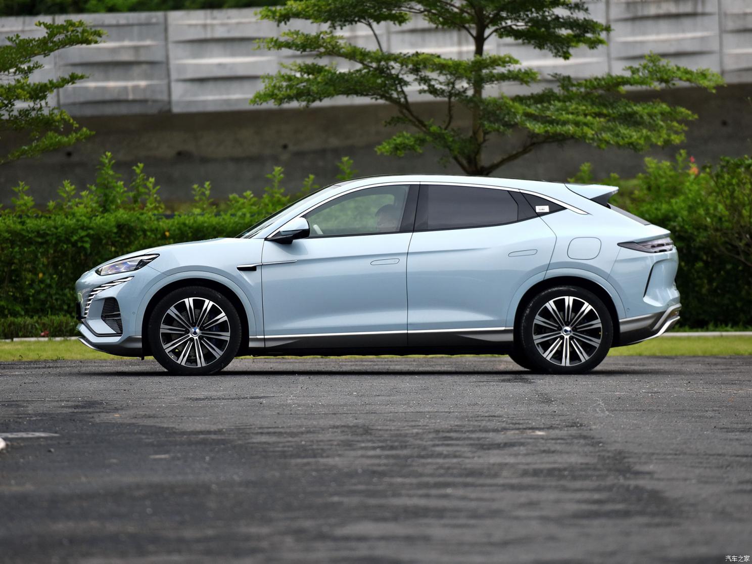 騰勢(shì)汽車(chē) 騰勢(shì)N7 2023款 高配基本型