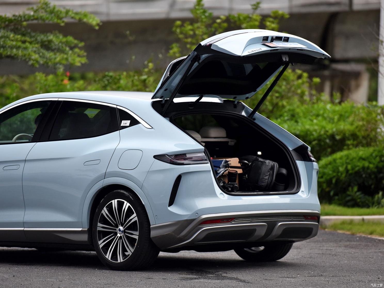 騰勢(shì)汽車(chē) 騰勢(shì)N7 2023款 高配基本型