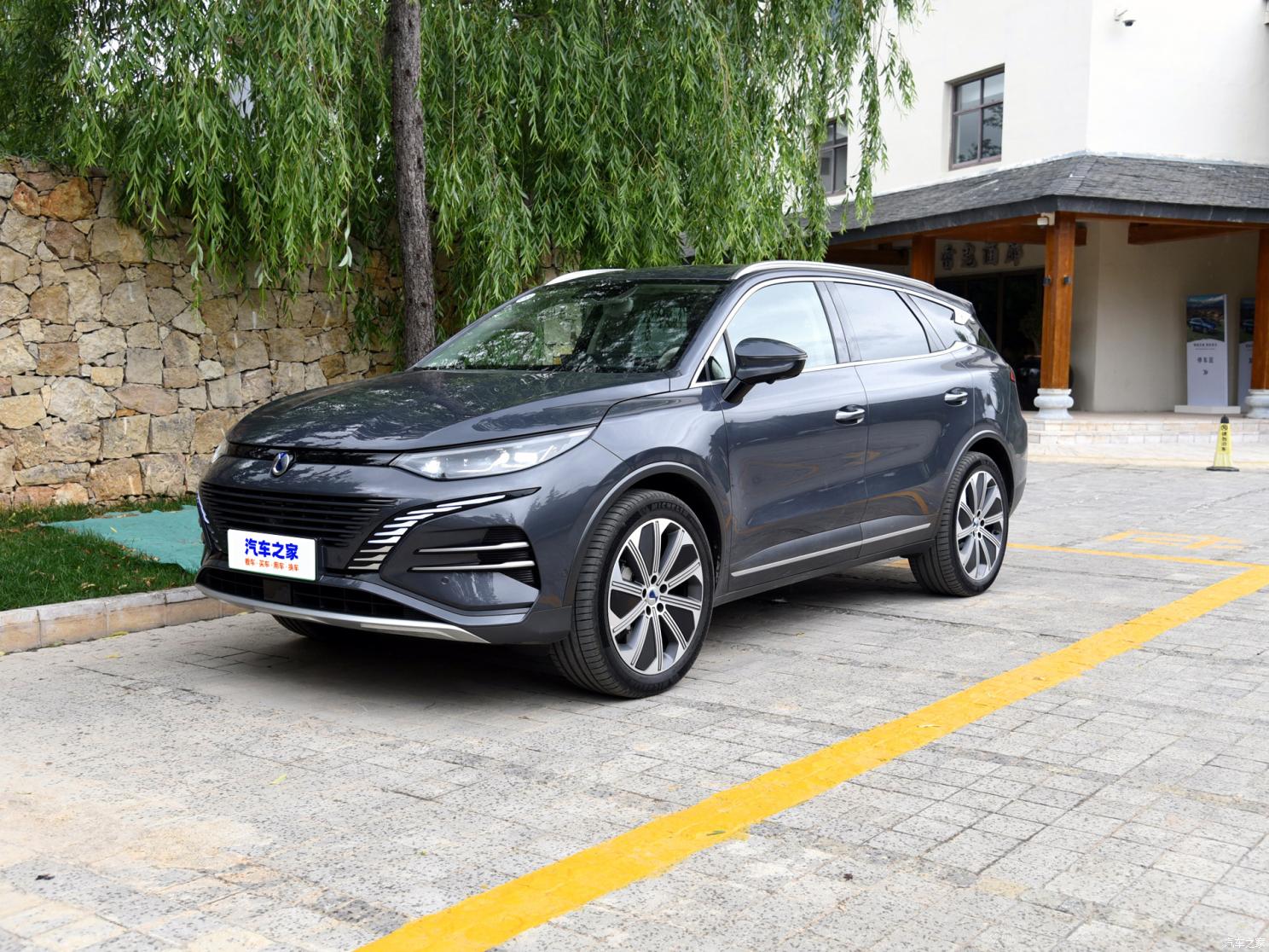 騰勢(shì)汽車 騰勢(shì)N8 2023款 基本型