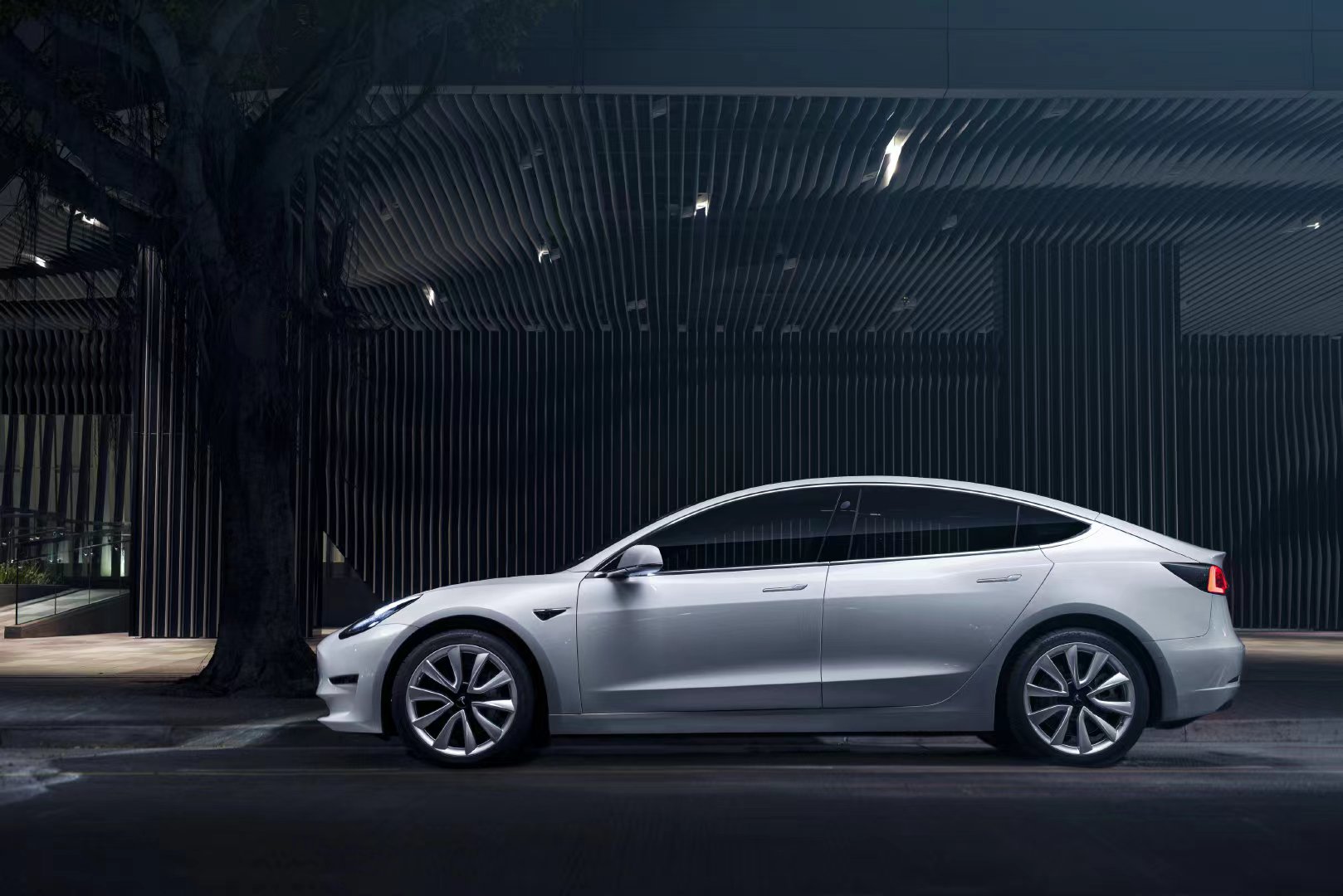 工程師：致命車禍后，特斯拉未能解決Autopilot的局限性
