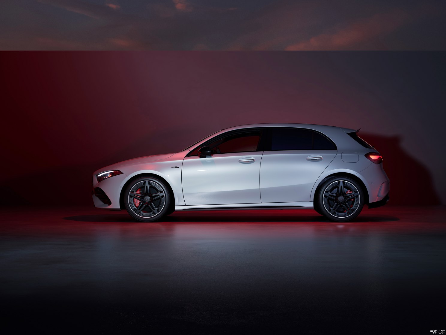 梅賽德斯-AMG 奔馳A級(jí)AMG(進(jìn)口) 2024款 AMG A 35 4MATIC