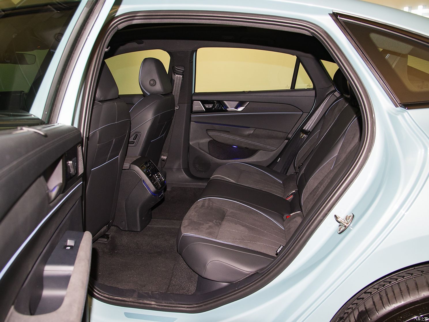 上汽大眾 帕薩特 2025款 Pro 380TSI 星空龍尊版