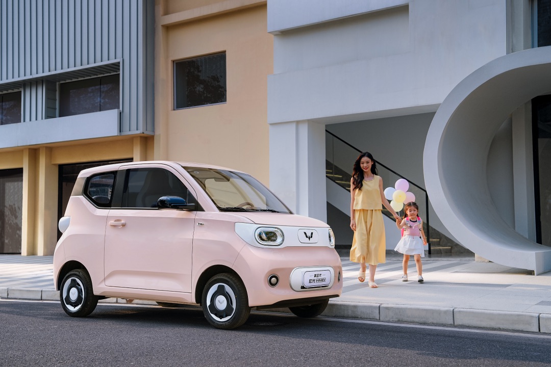 副本【簡(jiǎn)訊】宏光MINIEV九月銷量達(dá)28918臺(tái)，“人民的代步車”穩(wěn)居同級(jí)銷冠313.jpeg